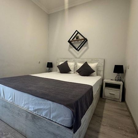 Hotel Menua Jerevan Buitenkant foto