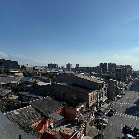 Hotel Menua Jerevan Buitenkant foto