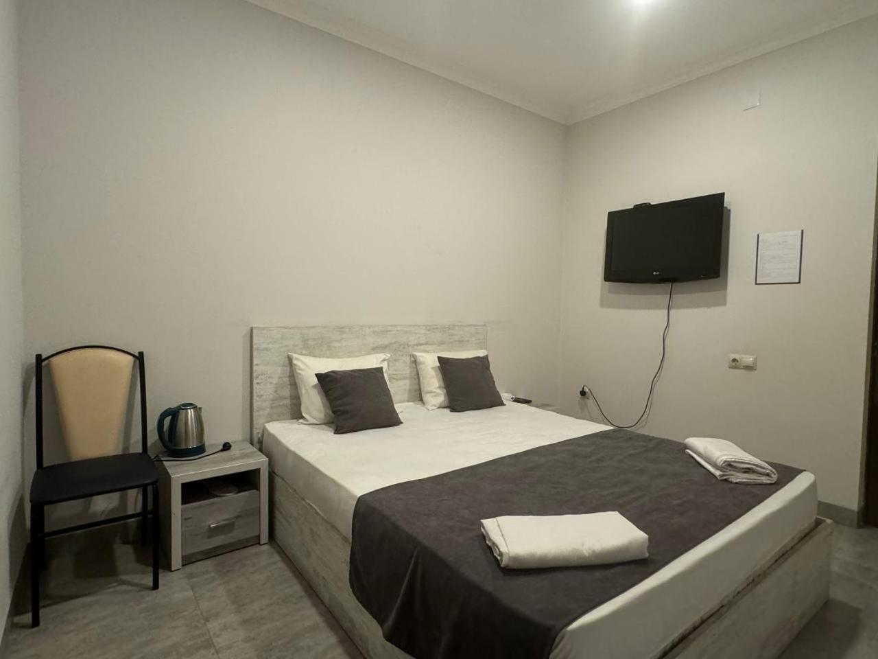 Hotel Menua Jerevan Kamer foto