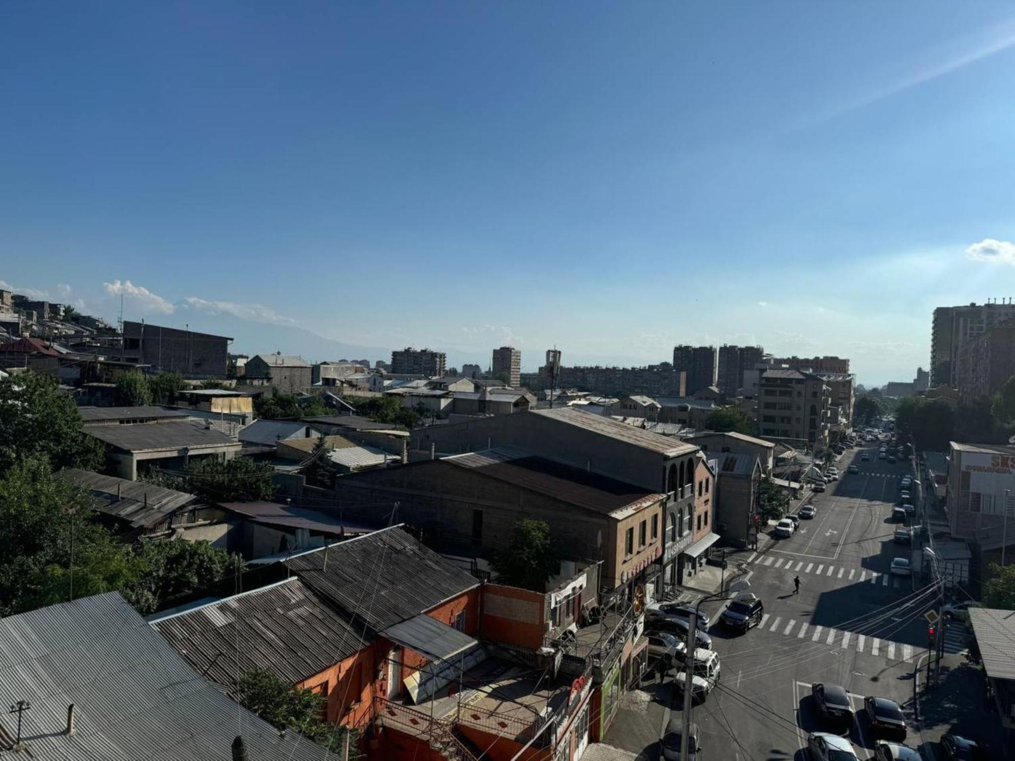 Hotel Menua Jerevan Buitenkant foto